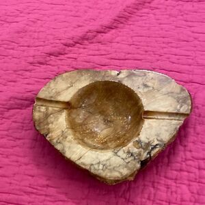 Action LobecoNatural alebaster  ashtray